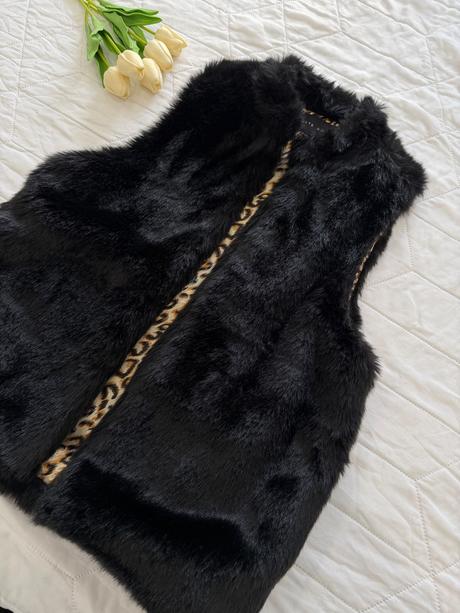 Luxusná čierna kožušinová vesta, gate,s
