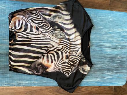 Bershka tričko krátky rukáv, padavé, s