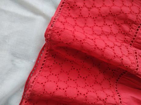 Červená sukňa s výšivkou, orsay,m