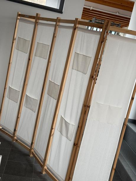 Paravan - stena na oddelenie miestnosti,