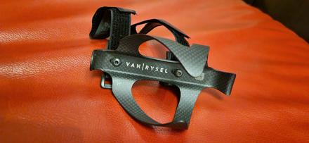 Karbónový držiak na fľašu van rysel,