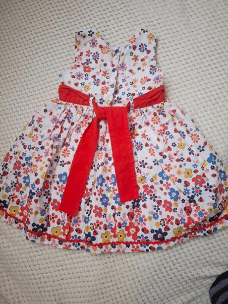 Šaty kvietkovane, tu,104