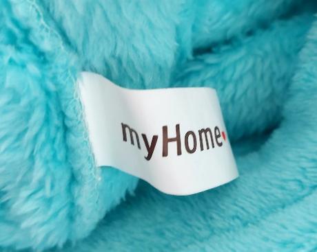 Flisová deka v tvare plutvy,