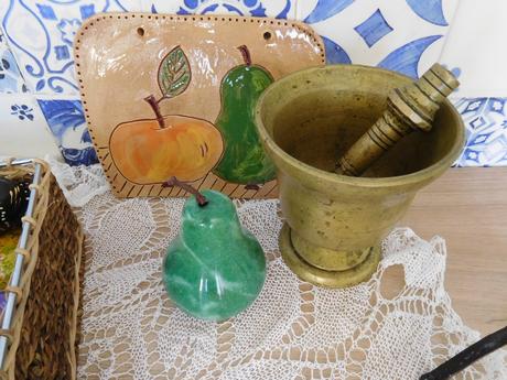 Do zelena dekorácia kuchyňe mažiar,hruška mramor,