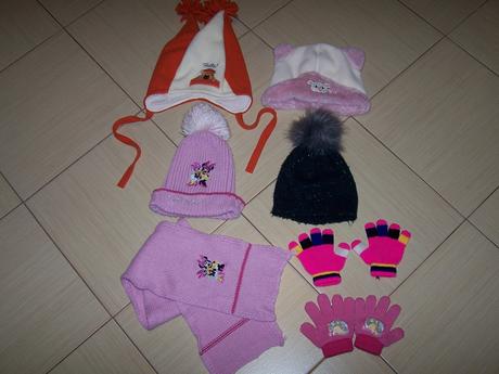 Čiapky,rukavičky a šál, 104