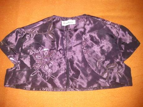 Šaty s bolerkom, 36