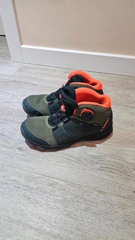 Predám adidas terrex, adidas,37