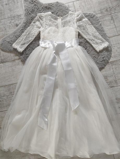 Šaty na prijímanie, 152