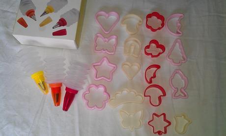 Vykrajovačky + zdobítka,