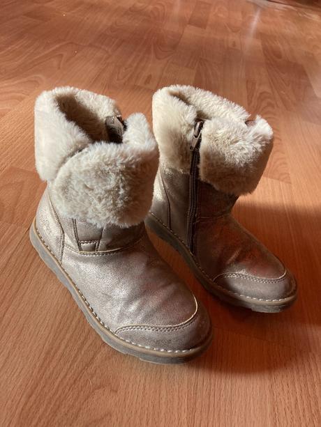 Dievčenské topánky, 31