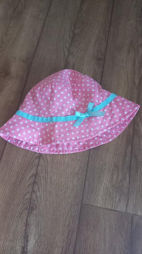 Krásny ružový bodkovaný klobúčik 1 az 3r.ako nový, 86