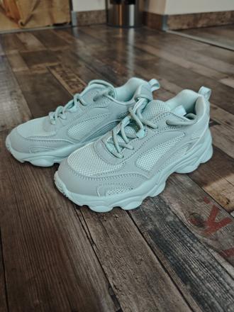 Reserved tenisky, reserved,33