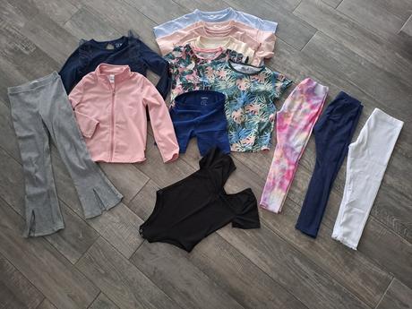 Balík veci pre dievčatko 14ks, 122–134