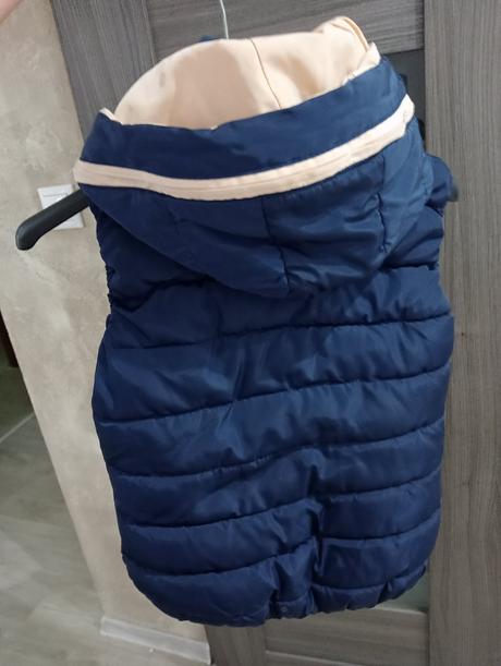 Tmavomodrá teplejšia vesta 134-152, 134