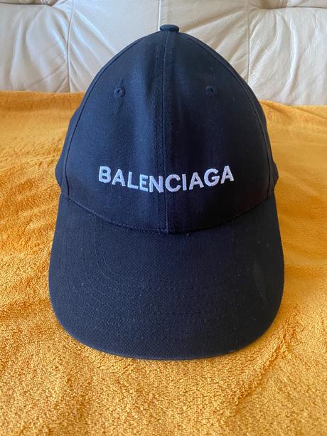 Šiltovka balenciaga, 
