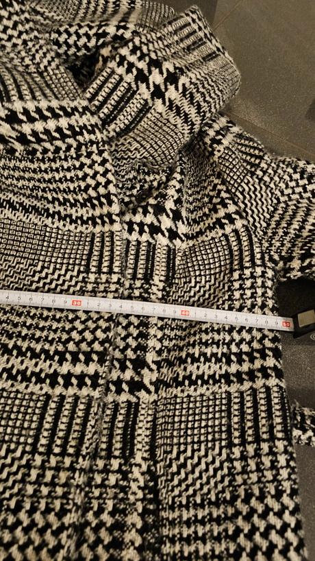 Kabát čiernobiely s kapucňou, amisu,40