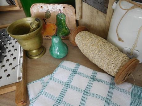 Smalt v bielom +hnedastom+zelenkavom,,