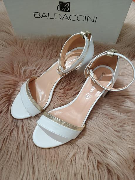 Dámske kožené sandále 19070185 b, 39