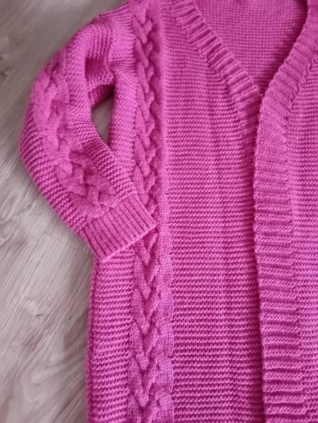 Ružový sveter, 