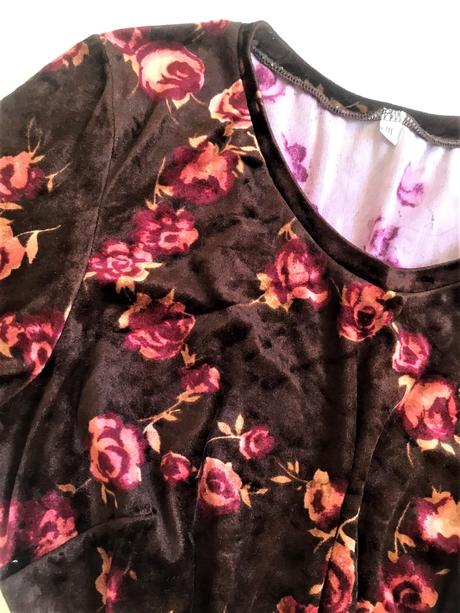 Kvetované tričko z elastického zamatu, m