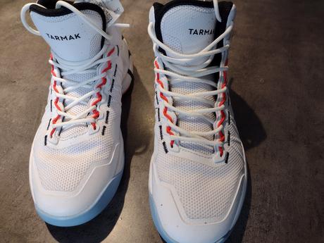 Basketbalové tenisky, 41