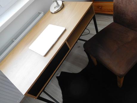 Písací stol+stolička čalunená,, 