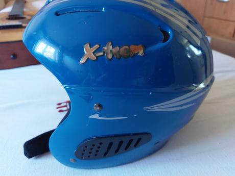 Lyžiarska prilba, m