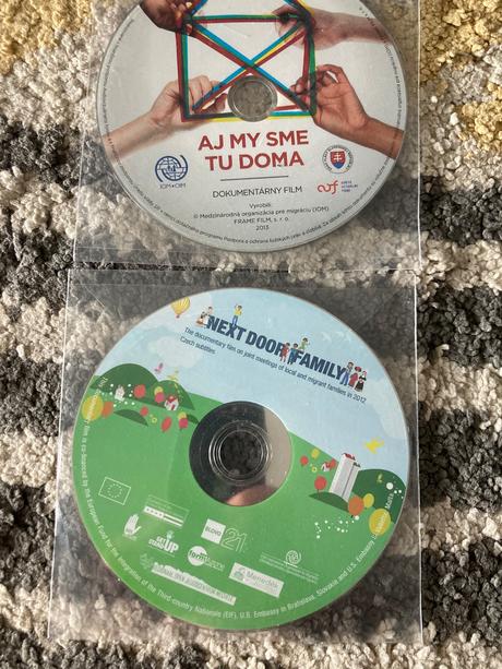 Dvd aj my sme tu doma a next door family,