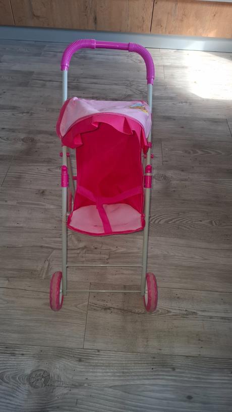 Kočík pre bábiky,