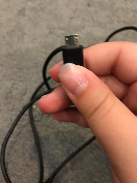 Nabíjací a dátový kábel usb-a - micro usb,
