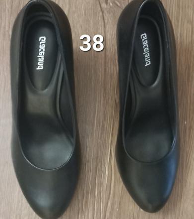 Predám, 38
