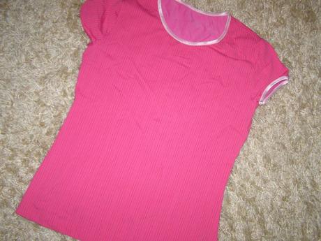 Extra kvalitné tričko malinovej farby od sciesser, s