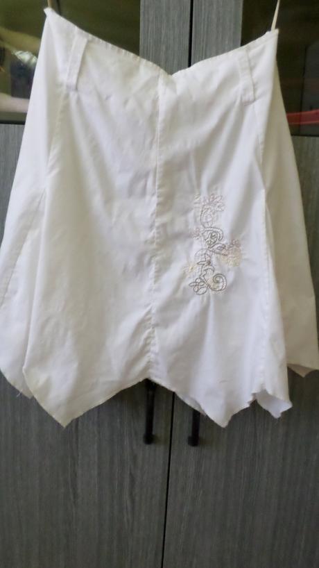 Sukňa s výšivkou, m
