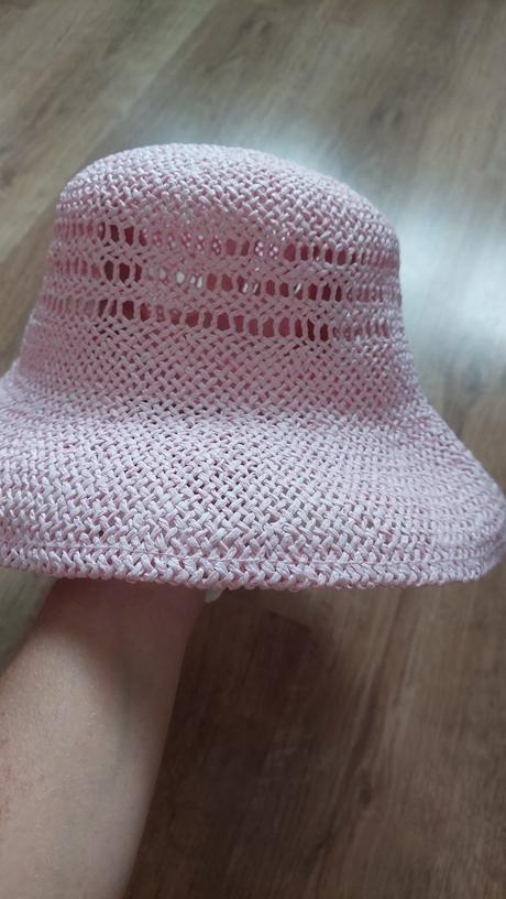 Letny klobucik, reserved