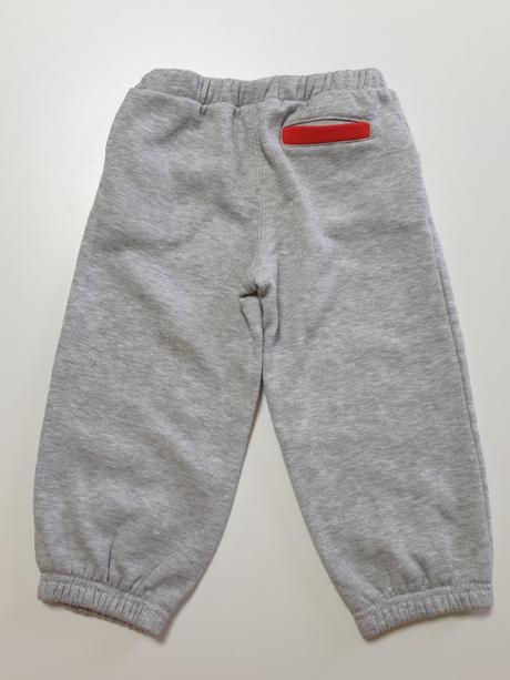 2 tepláky a pančuchy, 86–98