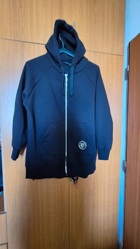 Predlzena mikina pre moletky,