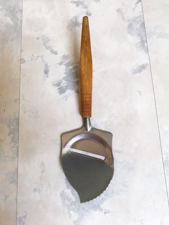 Nôž/krájač na syr - maslo,