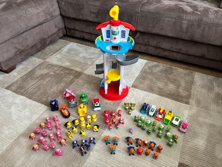 Predám paw patrol vežu s autami a postavičkami, 