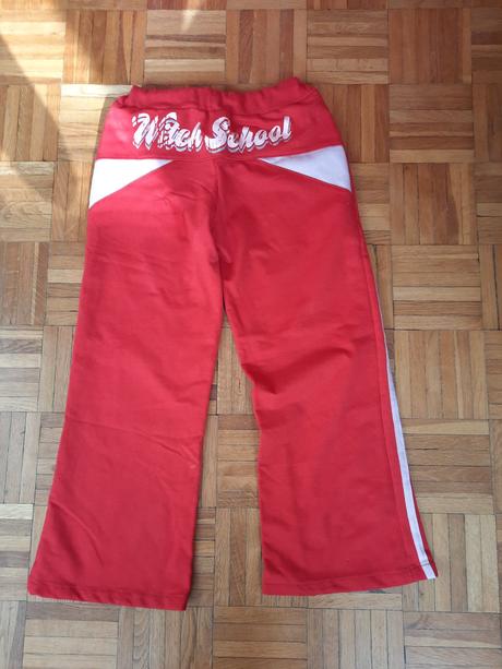 Dievčenské tepláky, 122