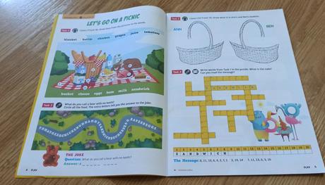 Play magazine for english-language students,