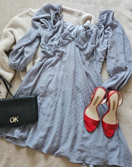 Krásne lahulinké šaty, l