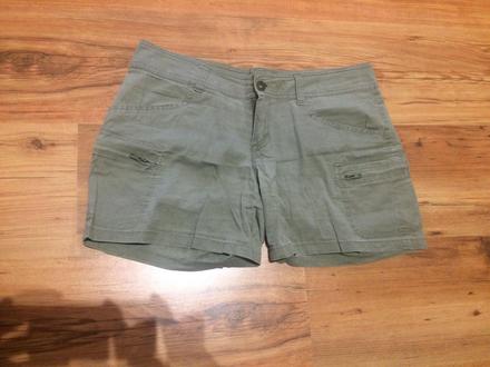 Dámske kraťasy, 36