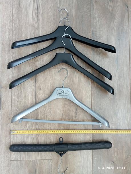 5 veľkých vešiakov s poštovným, 