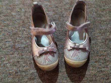 Topánky 33 s poštou, 33