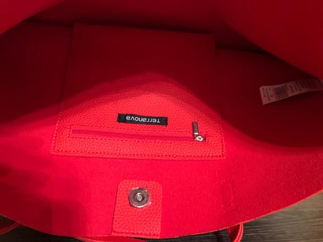 Cervena kabelka, terranova