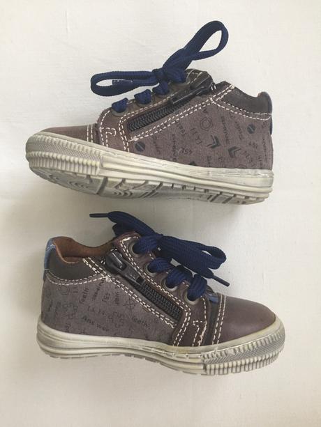 Prechodné celokožené topánočky, bambulini,21