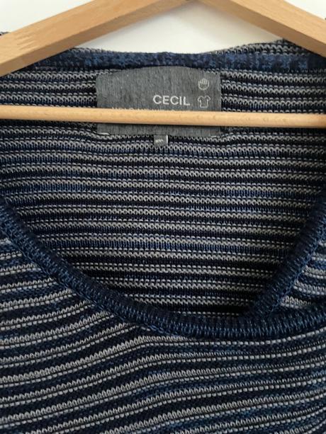 Zavinovacia svetríkova mikina, 48