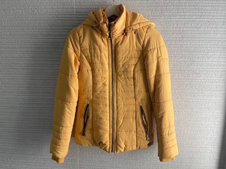 Horčicový kabát, 34