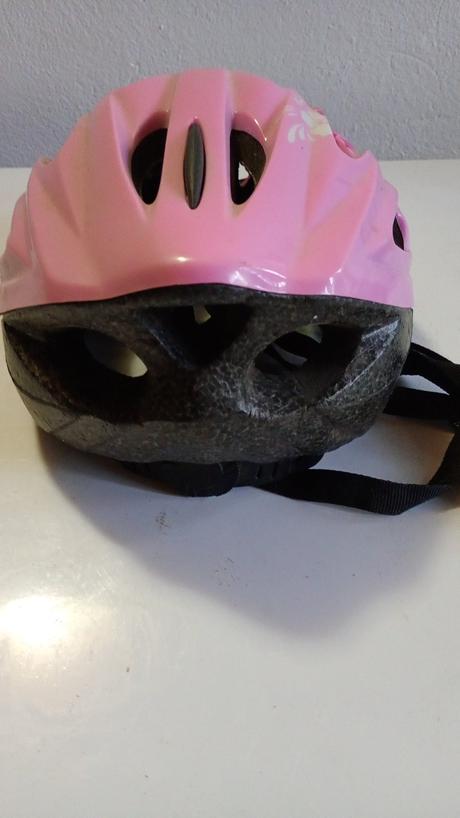 Cyklisticka prilba + chraniče s/m, s