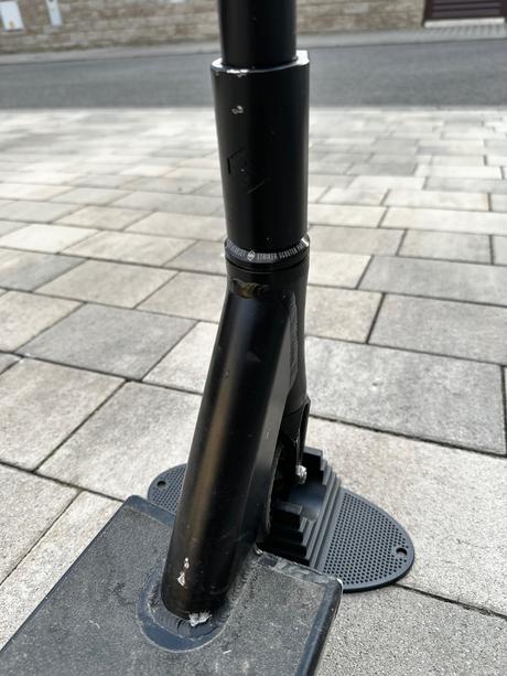 Kolobežka freestyle striker gravis l black, 